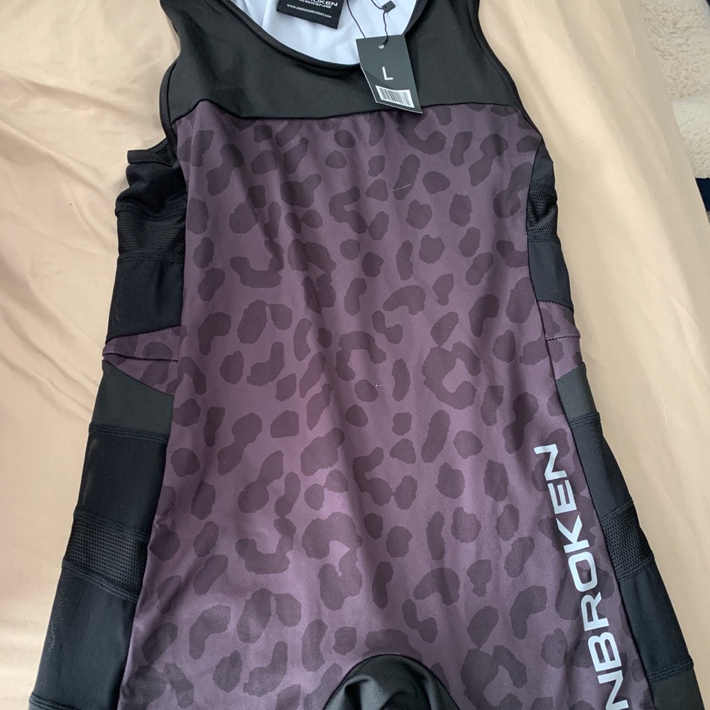 Unbroken Designs NWT Leopard & Lace Singlet Size L